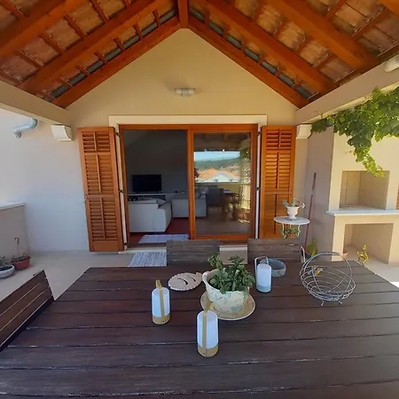 Apartment Iggy Postira